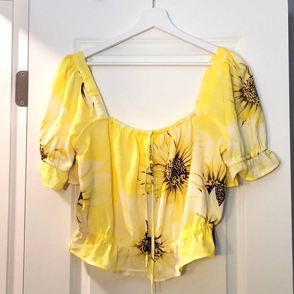 Cute yellow sunflower top